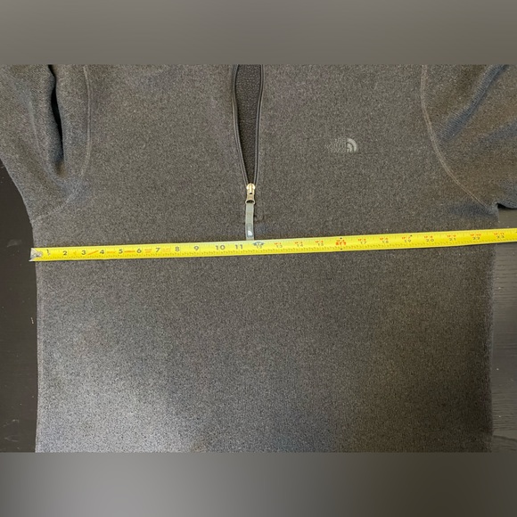 The North Face 1/4 Zip Fleece - Large - Picture 9 of 9